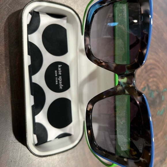 Kate Spade Tortoise Shell Sunglasses -Brynne; like New!! - Picture 5 of 10